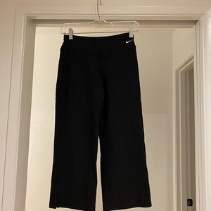 Nike dri-fit capri - brand new!